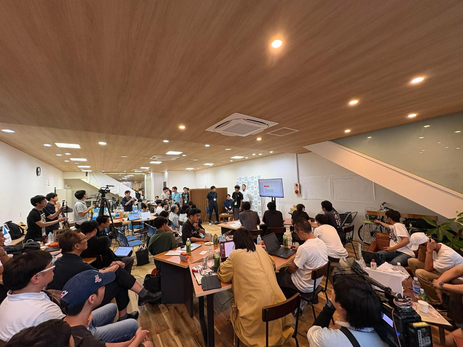 成果発表の会場全景